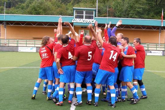 Česká fotbalová reprezentace starostů porazila Slovensko