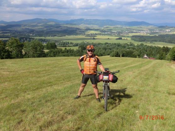Šonovský starosta Vladimír Grusman absolvoval na kole extrémní non-stop ultramaraton