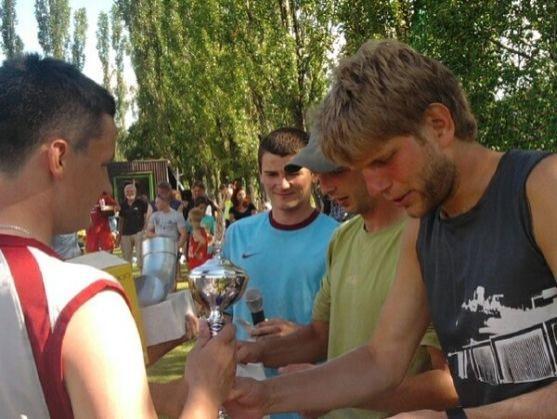 Devatenáct týmů si to o víkendu rozdá o fotbalový O cup