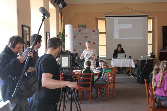 Filmaři během natáčení svačí a chodí na WC