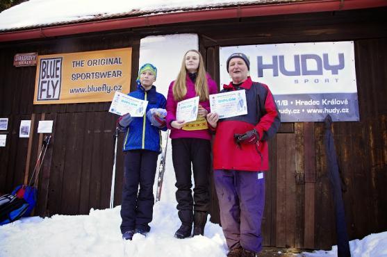 Na Bischofsteinu se jel závod tříčlenných hlídek v běhu na lyžích