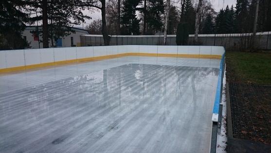 Od dnešního dne se v Broumově začíná bruslit