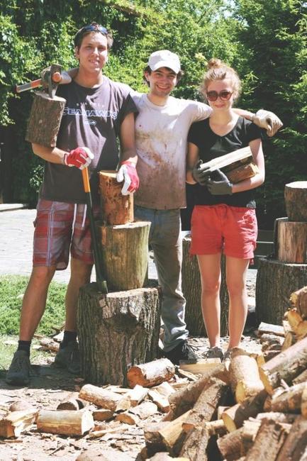 Broumovsko zaplnilo 150 mladých dobrovolníků ze SummerJobu. Zadarmo zde pomáhali domácnostem i obcím