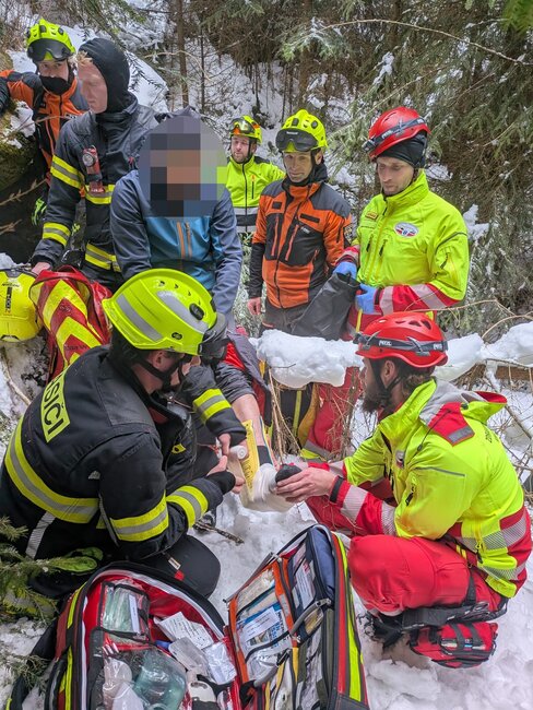 Úrazů ve skalním terénů přibývá. Podíl na tom mají i sociální sítě