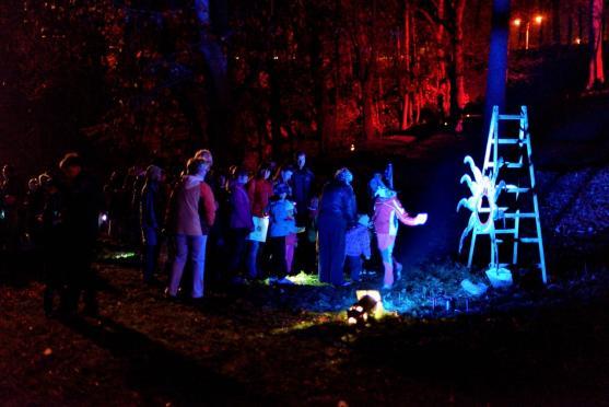 Strašidelná Alejka se setkala s nevídanou návštěvností. Děti z Broumova i okolí se rády bojí