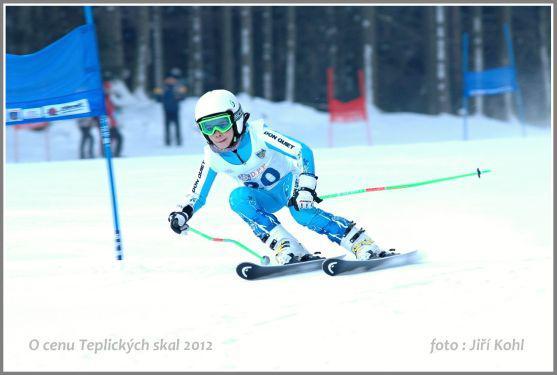 Závod v obřím slalomu žactva se v Teplicích nad Metují jel za osmnáctistupňového mrazu