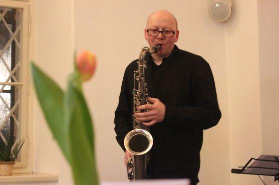 Klášterní kavárnou zněly jazzové improvizace na saxofon 