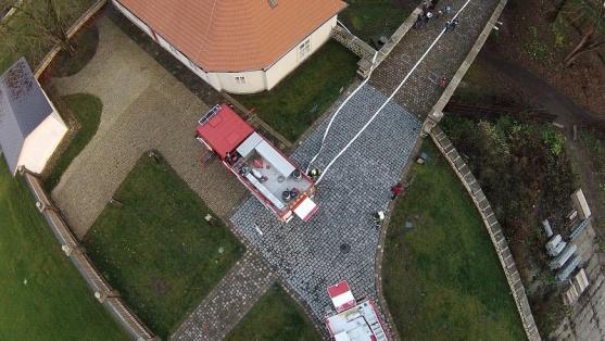 Hasiči si vyzkoušeli zásah v areálu broumovského kláštera
