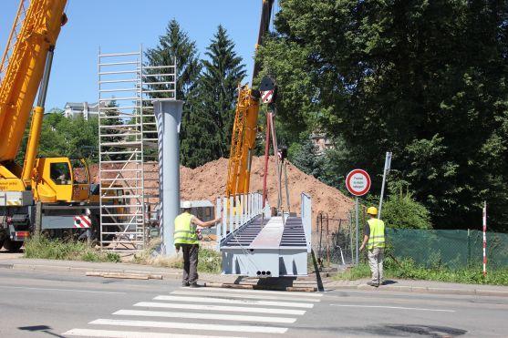 Lávka z Manor House k Hotelu Veba je na svém místě 