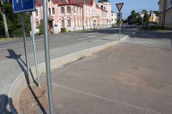 Bezpečnost chodců byla hlavní priorita Města Broumova při stavebních úpravách u vjezdu do centra 