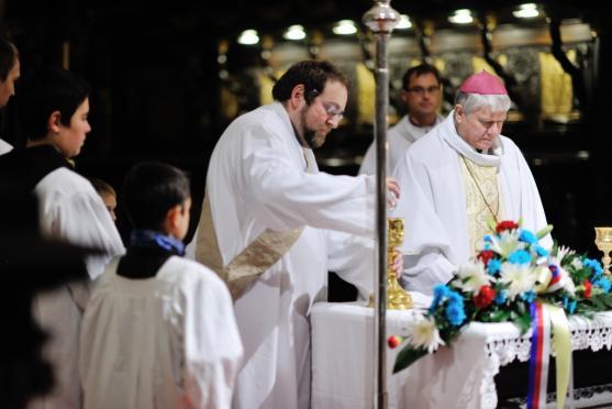 Václav Malý v Broumově sloužil mši a besedoval