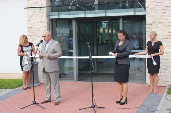 Na slavnostní otevření školicího střediska společnosti Veba se přišly podívat více než čtyři stovky lidí