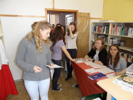 Studenti volili do Evropského parlamentu. Na broumovském gymnáziu to vyhrála TOP 09 a Starostové