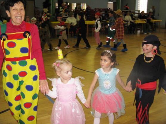Dětský karneval v broumovské Sokolovně 