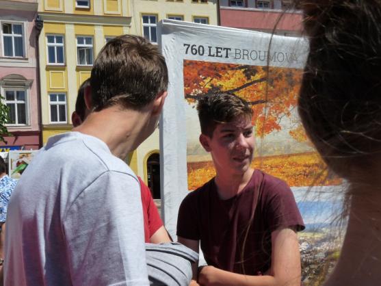 Broumovsky specifická vernisáž TOP 10 aneb Přijel i traktor 