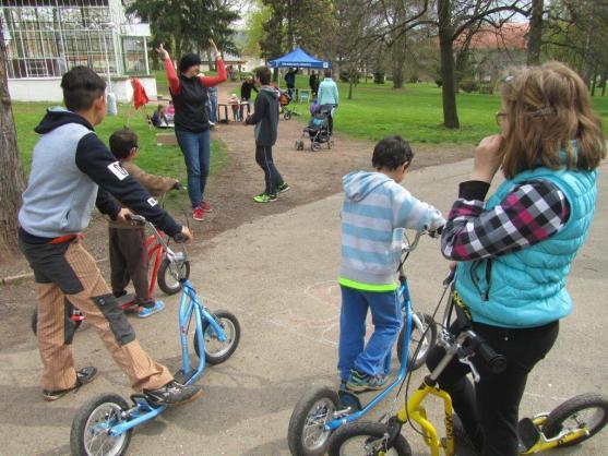 V Broumově se slavil Den Země v Naší zahradě a ve Schrollově parku 
