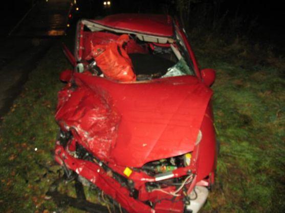 Fotografie dopravních nehod varují. Před zimní sezónou policisté radí účastníkům silničního provozu