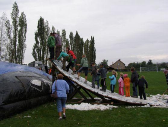 Přes 1200 žáků prvních tříd škol na Náchodsku a Broumovsku dostalo dárky z Nadačního fondu Zdeňky Horníkové