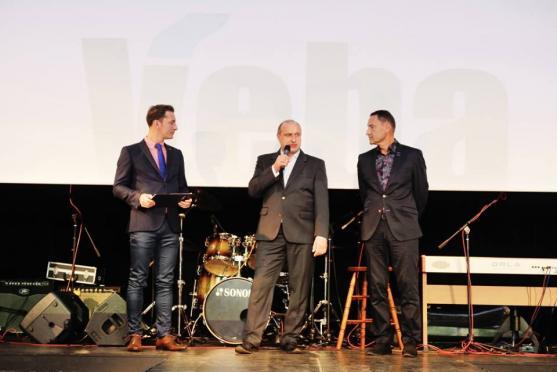 Proč zvete české muzikanty do Broumova? Máte své! 