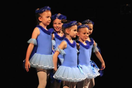 Koncert tanečního oboru ZUŠ Broumov oslavil 15 let práce učitelky a choreografky Heleny Ogriščenkové 