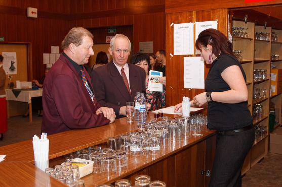 Na Plese podnikatelů v Broumově vystoupila světová špička v tanečních formacích Taneční škola Krok z Hradce Králové 