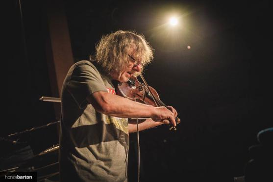 Absolvent broumovského gymnázia Jaroslav Kejzlar natáčí film Stíny Kraje