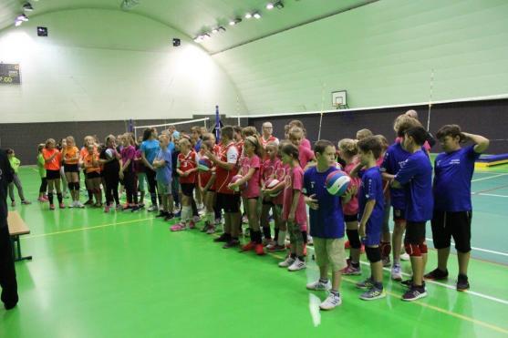 Rozehrála se soutěž v "barevném" volejbale