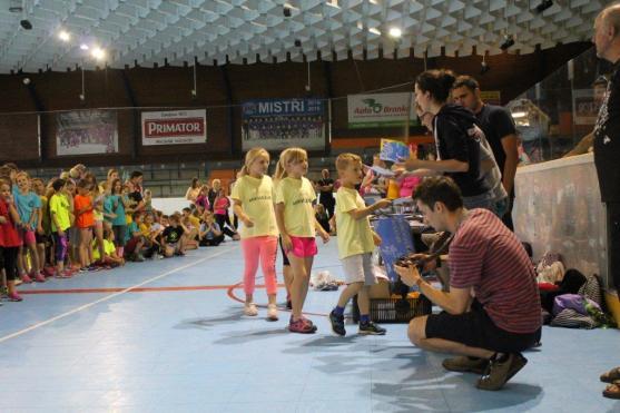 Broumovské volejbalové "barevné" týmy ukončily letošní okresní soutěž