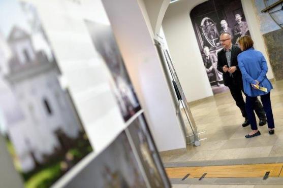 Polští studenti Univerzity Wroclaw pomáhají broumovské skupině kostelů