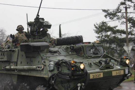 Američané do Náchoda pospíchali. Podél silnic je vítaly davy lidí