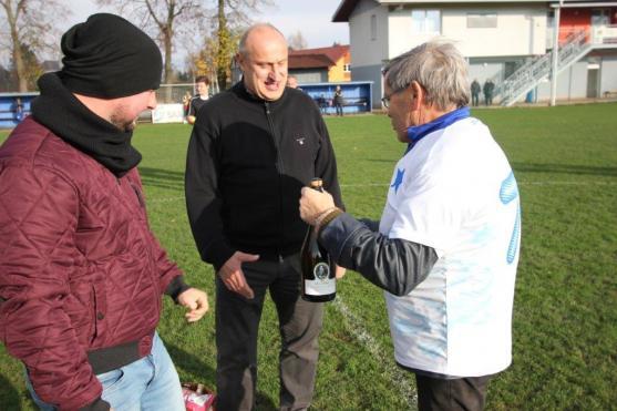 Fotbalisti Broumova popřáli Petru Možnému třemi body 