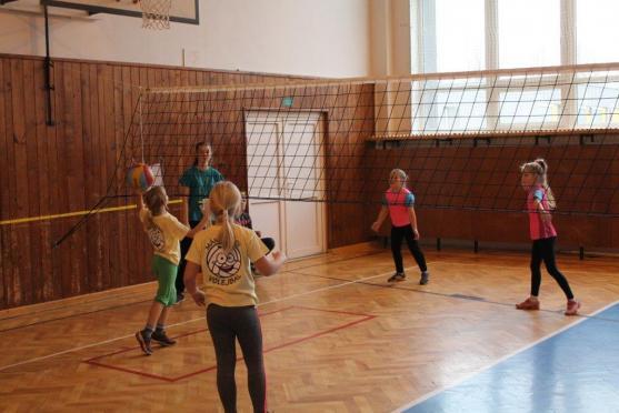 Barevní volejbalisté hráli v Novém Městě nad Metují