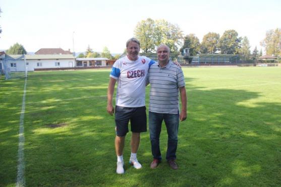 Česká fotbalová reprezentace s trenérem Radkem Bejblem měla soustředění v Broumově 