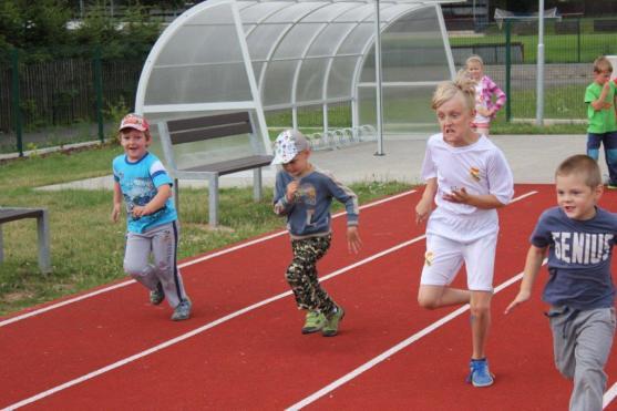 Příměstské tábory projektu Bavíme se sportem jsou zaměřené na všestranný pohyb 