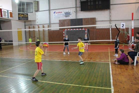 Broumovští "barevní" volejbalisté váleli v Náchodě