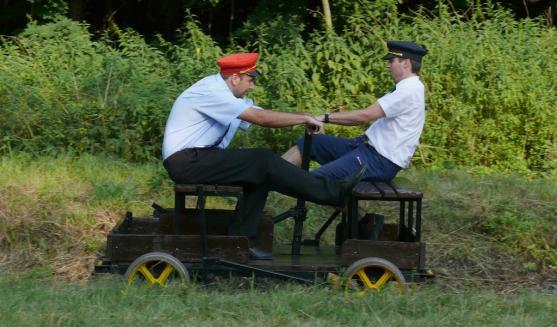 Mistrovství Polska v závodech ručních drezín jeli také Broumováci