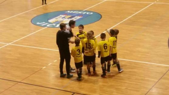 Broumovští fotbalisté ročníku 2008 vyhráli turnaj v Jičíně 