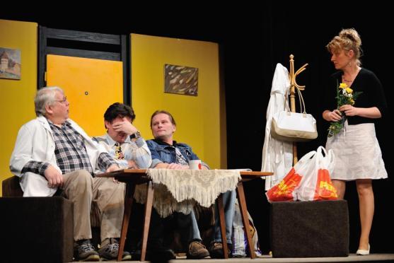 Bláznivou komedii z České Skalice hostilo broumovské divadlo