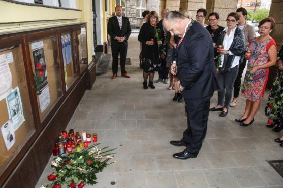 Hold Karlu Gottovi vzdaly také finalistky soutěže Batist Nej sestřička