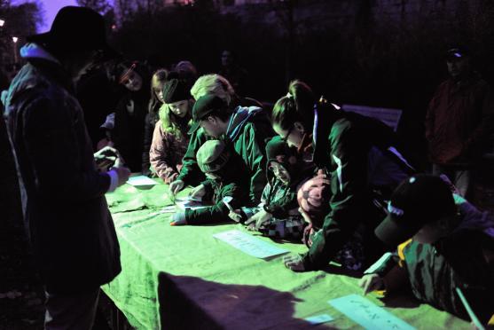 Strašidelnou Alejku letos znovu naplnila strašidla, děti a jejich smích