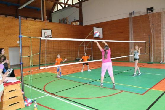 Broumovský volejbal si vychovává mladou generaci. Děti jsou však vedeny ke sportovní všestrannosti