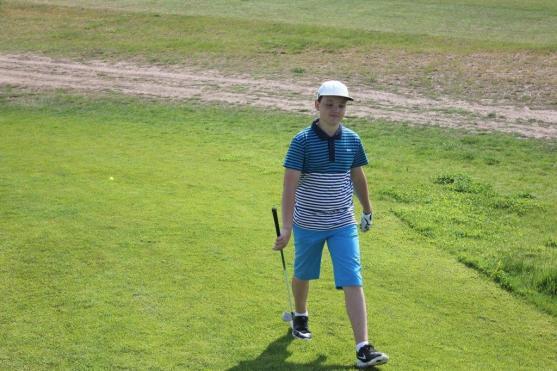 Při golfu se děti učí slušnému chování a gentlemanství. Velkým talentem, který vyrůstá v Broumově, je Matěj Špreňar