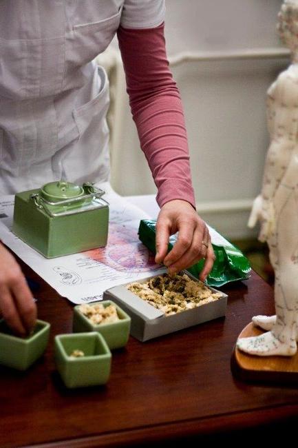 Tradiční čínská medicína léčí i závislosti. Medichina otevřela ve Velichovkách