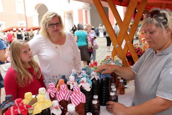 Broumovský klášter přivítal podzim tradičním trhem