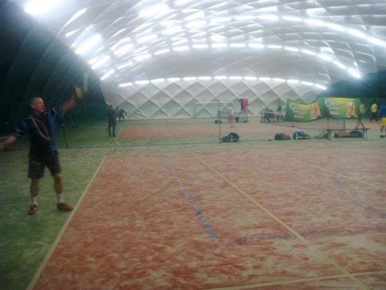 Zájem o teplický tenisový turnaj čtyřher převyšuje kapacitu. Startovalo 24 dvojic