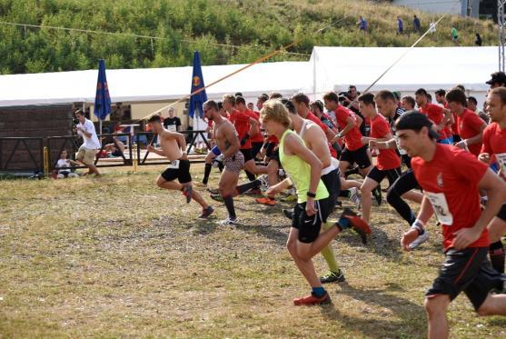 Michal Sedláček z Broumova absolvoval běžecký závod do vrchu na skokanský můstek v Harrachově