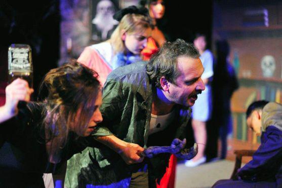 Nový soubor Divadlo Broumov se o víkendu dvakrát představil s hrou Hrobka s vyhlídkou