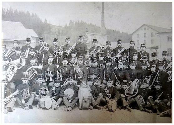 Muzeum Broumovska vystavuje předměty a archiválie mapující historii a vznik místních hasičských sborů