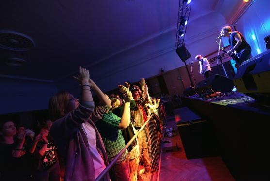 Imodium pokřtilo Valerii. Také skupina Arven křtila novou desku