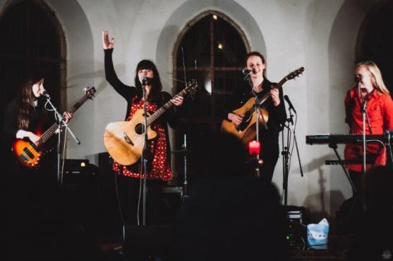 Benefiční koncert pro nemocného Adámka vynesl téměř 16 tisíc korun 